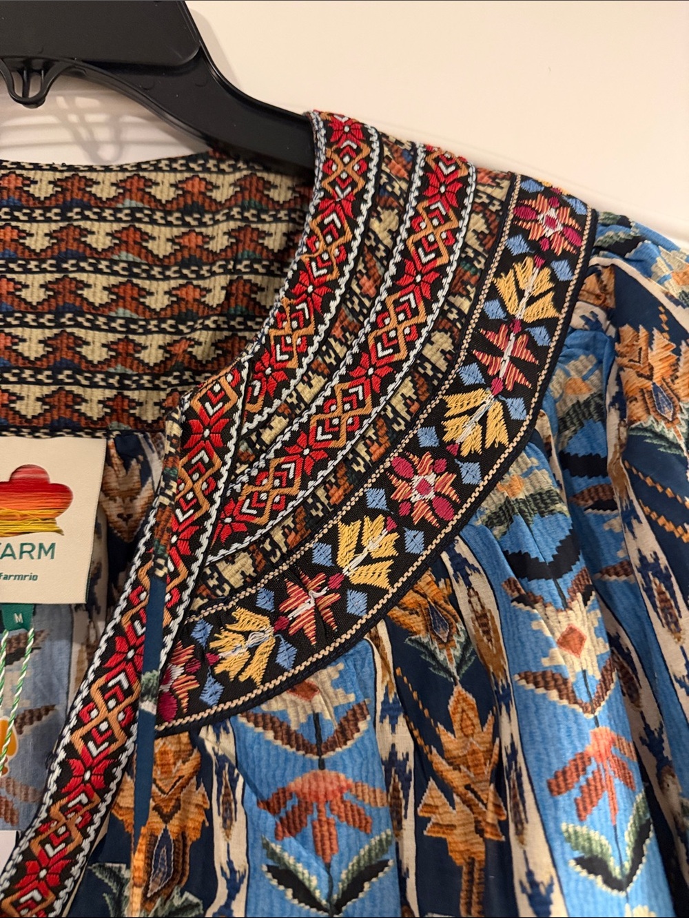 FARM Rio Embroidered Tapestry Blue Blouse Women’s Size Medium NWT - Picture 5 of 7